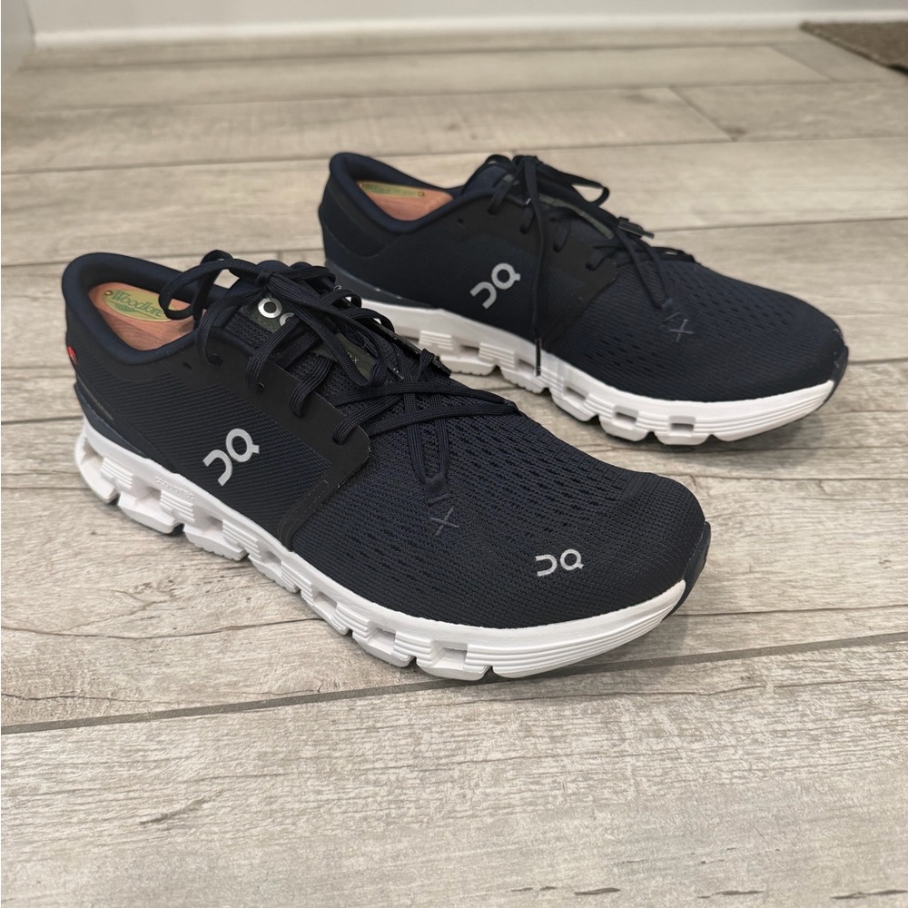 On Cloud X 4 Navy White Trainers Like New